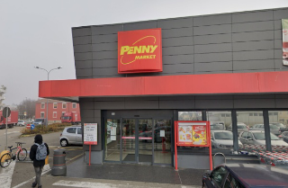 Novara - Rapina al Penny Market, cliente ferma l’aggressore