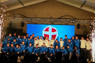 Il Novara FC si presenta alla città: entusiasmo al Broletto