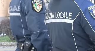 Maggiora - Finti vigili urbani derubano un’anziana: indagini in corso