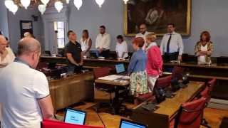 Novara - Minuto di silenzio in Consiglio Comunale per le vittime dell’incidente sulla A4