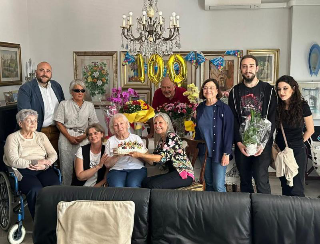 Novara - Un secolo di vita: Maria Passarin festeggia i suoi 100 Anni