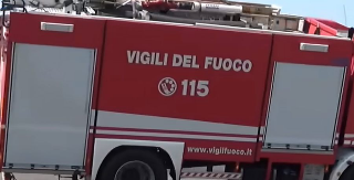 Novara - Crolla un albero a Sant'Agabio, tragedia sfiorata