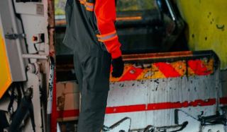 Novara - Ordinanza del Sindaco Canelli: anticipata la raccolta rifiuti alle 5 del mattino per prevenire il caldo