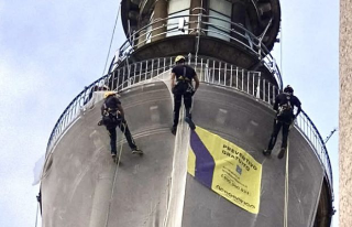Novara - Via il vecchio ponteggio arrugginito dalla Cupola di San Gaudenzio