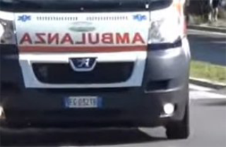 Bogogno - Scontro tra auto e bici in via Roma: ciclista gravemente ferito