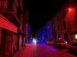 Borgomanero - Il centro si accende con lo “switch on” delle nuove luci a LED
